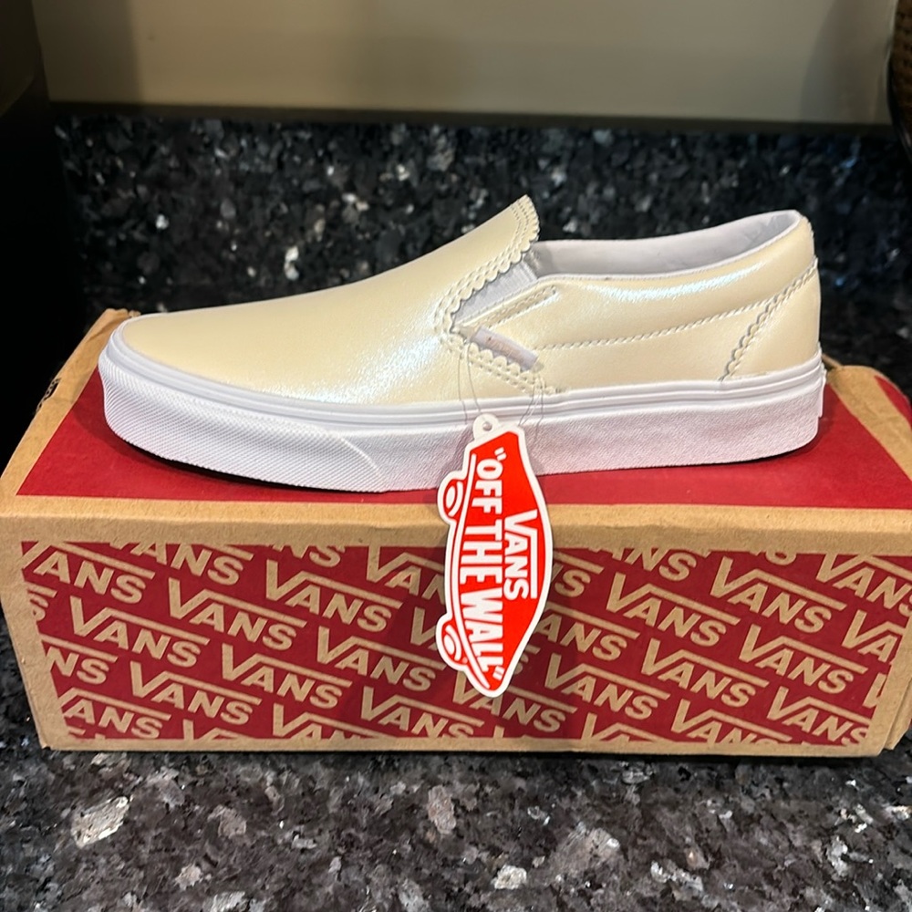 Vans classic slip on classic white